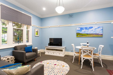 Blue Door Apartments - Phillip Island Accommodation 2