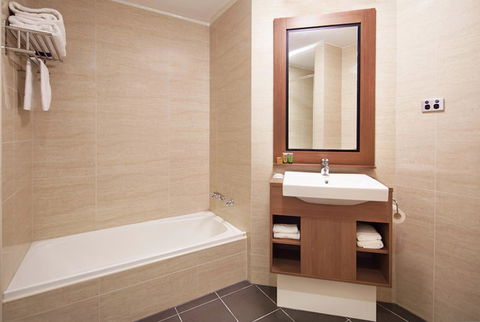 Quality Hotel Ambassador Perth - Phillip Island Accommodation 7