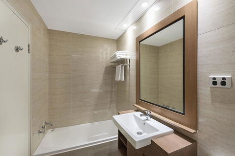 Quality Hotel Ambassador Perth - Phillip Island Accommodation 13