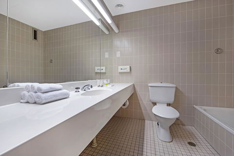 Quality Hotel Ambassador Perth - Phillip Island Accommodation 28