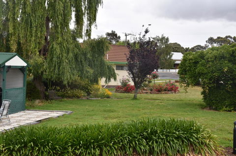Mount Barker Valley Views Motel & Chalets, Western Australia - Phillip Island Accommodation 25