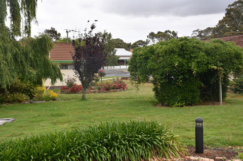 Mount Barker Valley Views Motel & Chalets, Western Australia - Phillip Island Accommodation 18