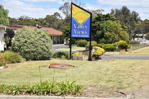 Mount Barker Valley Views Motel & Chalets, Western Australia - Phillip Island Accommodation 10