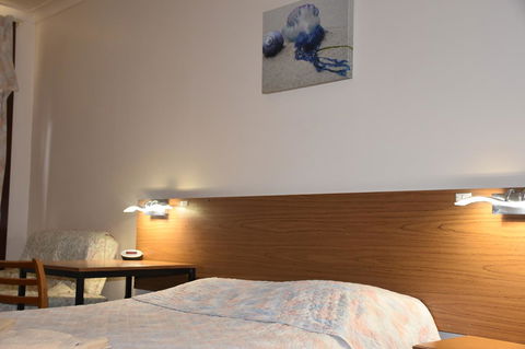 Mount Barker Valley Views Motel & Chalets, Western Australia - Phillip Island Accommodation 44