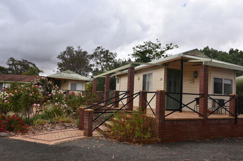 Mount Barker Valley Views Motel & Chalets, Western Australia - Phillip Island Accommodation 30