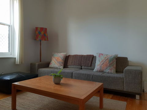 Captain\'s Heritage Cottage - Central Fremantle 2 Bedroom Historic Cottage - Phillip Island Accommodation 9