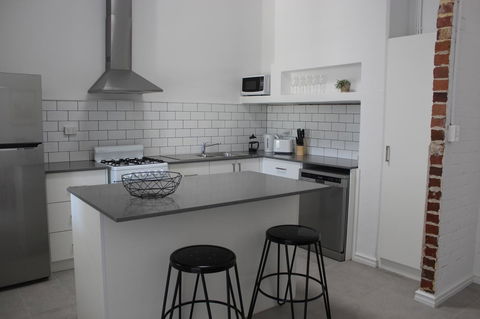 Captain\'s Heritage Cottage - Central Fremantle 2 Bedroom Historic Cottage - Phillip Island Accommodation 5