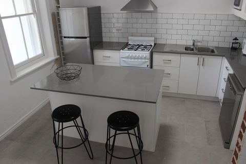 Captain\'s Heritage Cottage - Central Fremantle 2 Bedroom Historic Cottage - Phillip Island Accommodation 13