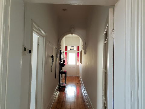 Captain\'s Heritage Cottage - Central Fremantle 2 Bedroom Historic Cottage - Phillip Island Accommodation 7