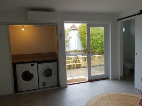 Captain\'s Heritage Cottage - Central Fremantle 2 Bedroom Historic Cottage - Phillip Island Accommodation 14