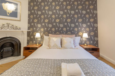 Heritage Townhouse Near Harbour Bridge - Phillip Island Accommodation 22