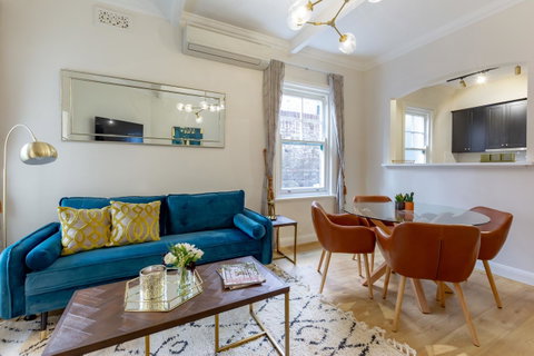 Heritage Townhouse Near Harbour Bridge - Phillip Island Accommodation 0