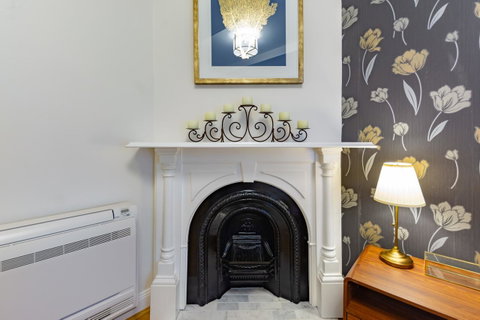 Heritage Townhouse Near Harbour Bridge - Phillip Island Accommodation 8