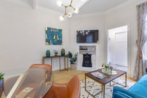 Heritage Townhouse Near Harbour Bridge - Phillip Island Accommodation 17