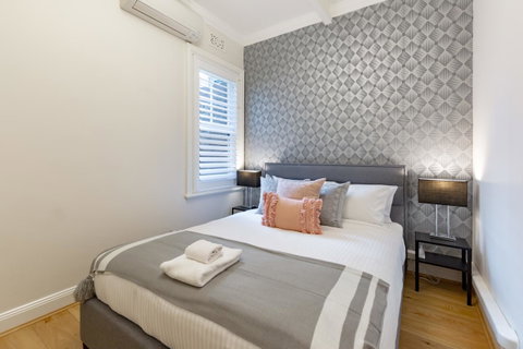 Heritage Townhouse Near Harbour Bridge - Phillip Island Accommodation 19