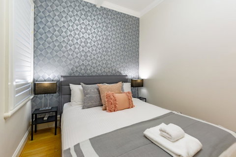 Heritage Townhouse Near Harbour Bridge - Phillip Island Accommodation 27