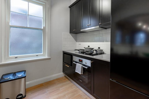 Heritage Townhouse Near Harbour Bridge - Phillip Island Accommodation 21
