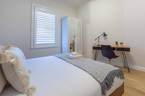 Heritage Townhouse Near Harbour Bridge - Phillip Island Accommodation 6