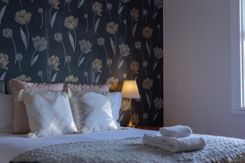 Heritage Townhouse Near Harbour Bridge - Phillip Island Accommodation 4