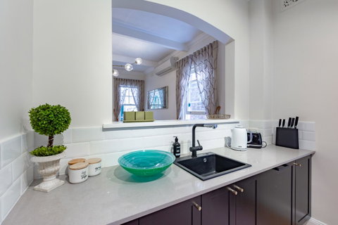 Heritage Townhouse Near Harbour Bridge - Phillip Island Accommodation 35