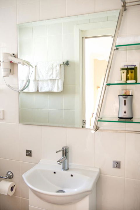 Nelson Bay Bed & Breakfast - Phillip Island Accommodation 27