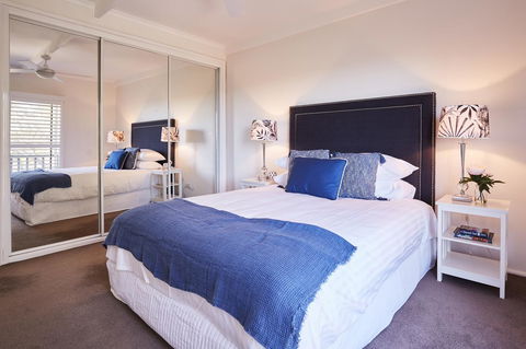 Bright And Spacious Family Home With Leafy Deck - Phillip Island Accommodation 5