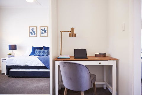 Bright And Spacious Family Home With Leafy Deck - Phillip Island Accommodation 27