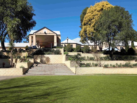 Crowne Plaza Hawkesbury Valley, An IHG Hotel - Phillip Island Accommodation 2