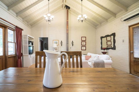 Thistle Hill Guesthouse - Walk To Many Wineries And Restaurants - Phillip Island Accommodation 30