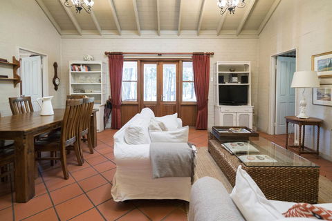 Thistle Hill Guesthouse - Walk To Many Wineries And Restaurants - Phillip Island Accommodation 33