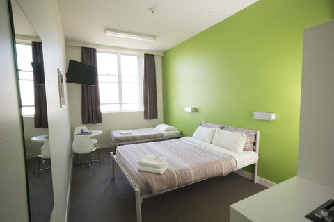 YHA Sydney Harbour - Phillip Island Accommodation 2