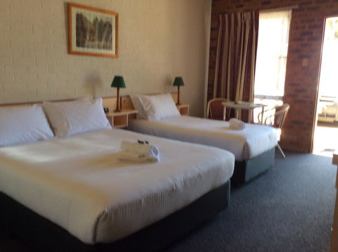 Bega Downs Motor Inn - Phillip Island Accommodation 2