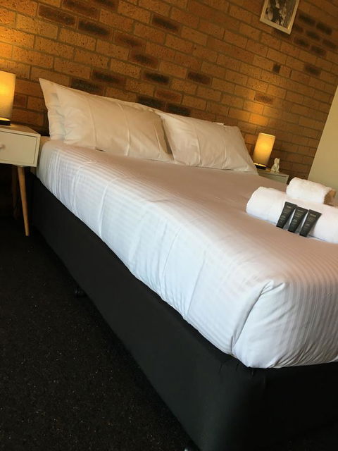 Bega Downs Motor Inn - Phillip Island Accommodation 12
