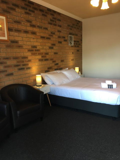 Bega Downs Motor Inn - Phillip Island Accommodation 8