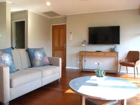 Hunter Oasis - Phillip Island Accommodation 3