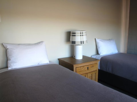 Hunter Oasis - Phillip Island Accommodation 1
