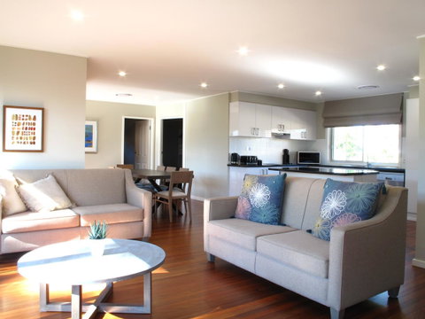 Hunter Oasis - Phillip Island Accommodation 4