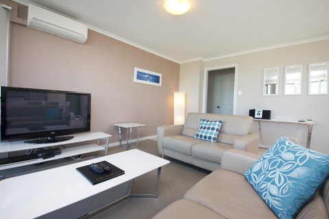 Sails Apartments - Phillip Island Accommodation 6