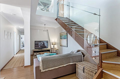 Phuza Maningi 17 Myan Close - Phillip Island Accommodation 10