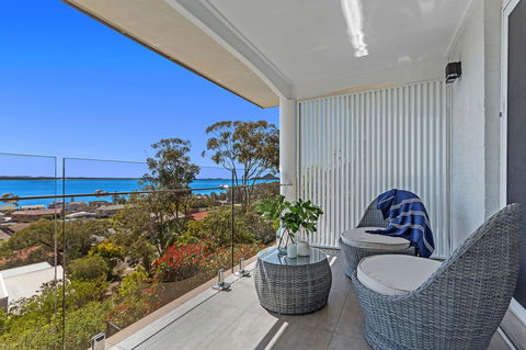 Phuza Maningi 17 Myan Close - Phillip Island Accommodation 1