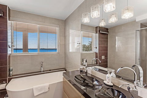 Phuza Maningi 17 Myan Close - Phillip Island Accommodation 17