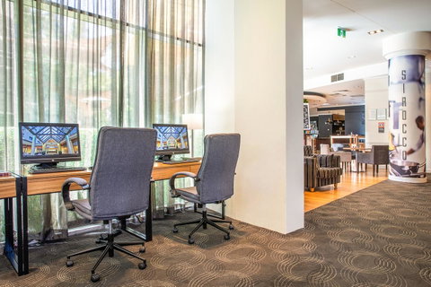Holiday Inn Sydney Potts Point - Phillip Island Accommodation 11