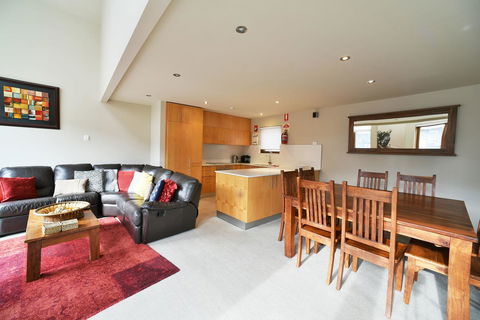 Snowstream 4 - Phillip Island Accommodation 2