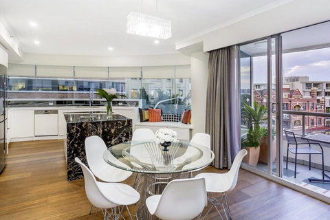 Darling Harbour ICC 3BR+PARKING+VIEWS è¾¾ä»¤æ¸¯å…¨æ™¯è±ªåŽä¸‰æˆ¿ - Phillip Island Accommodation 2