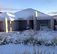 Jindabyne Executive - Phillip Island Accommodation