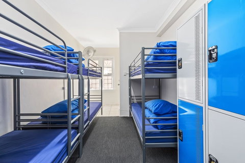 Ady's Place Backpackers, Sydney - Phillip Island Accommodation 13