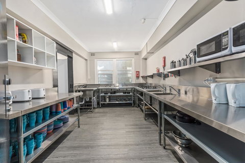 Ady's Place Backpackers, Sydney - Phillip Island Accommodation 9