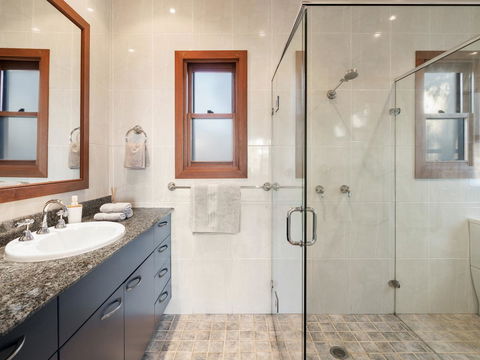 The Beach House Terrigal - Phillip Island Accommodation 11