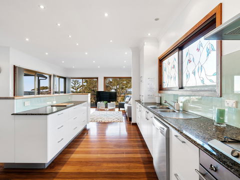The Beach House Terrigal - Phillip Island Accommodation 2