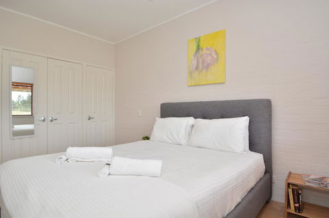 JE Guesthouse, Central To All The Hunter Valley Has To Offer - Phillip Island Accommodation 24